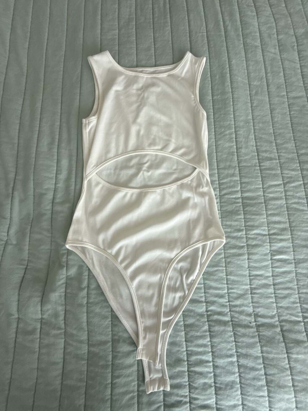 Ribbed Cutout Bodysuit Size M White Sleeveless